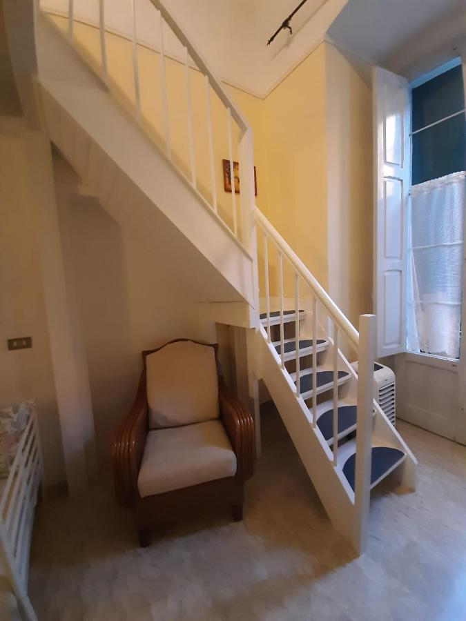 Holiday House Nel Cuore Di Bari Exterior foto