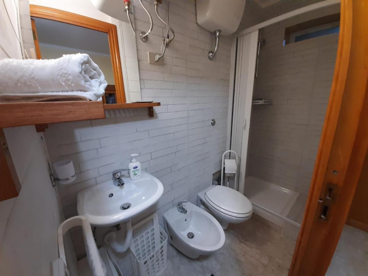 Holiday House Nel Cuore Di Bari Exterior foto