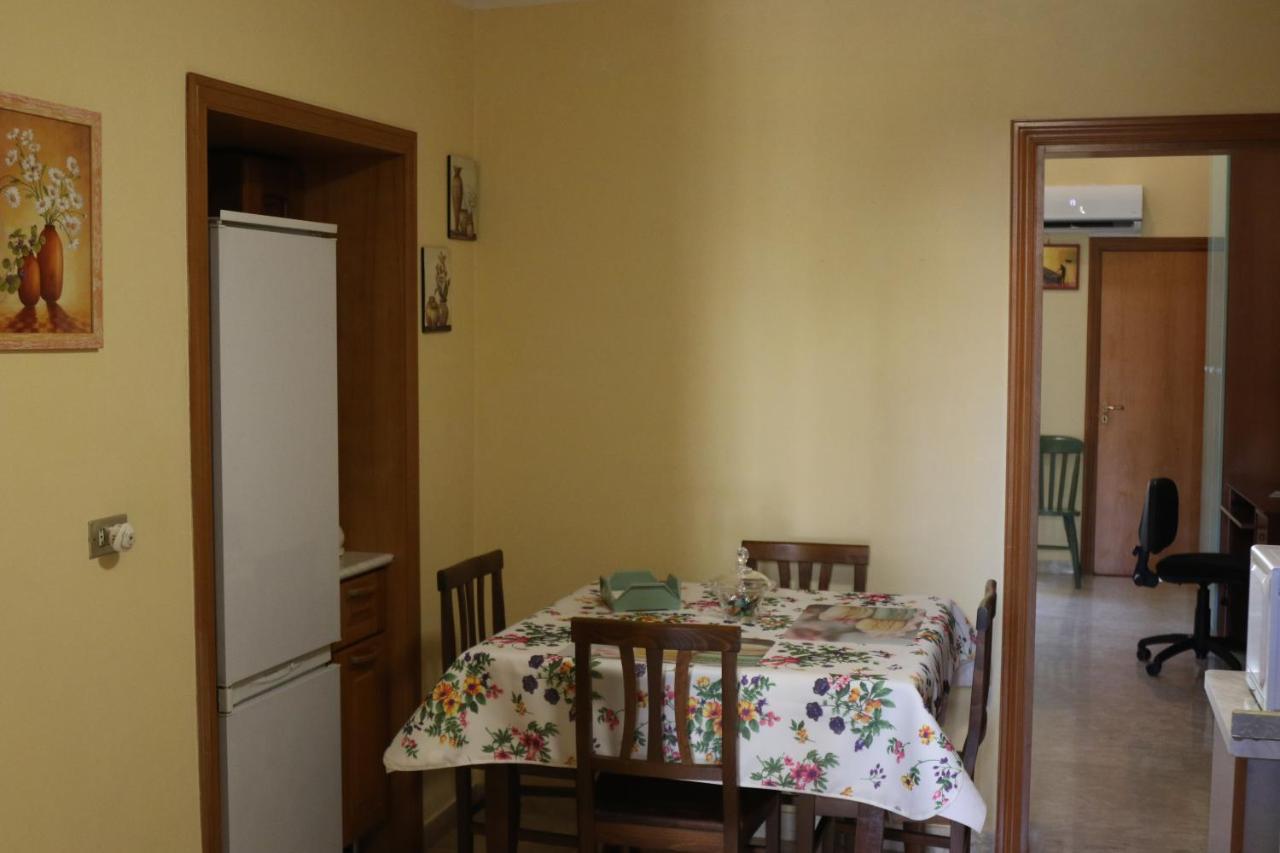 Holiday House Nel Cuore Di Bari Exterior foto