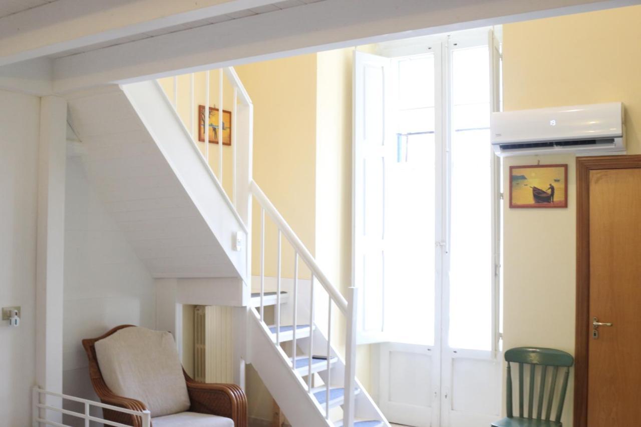 Holiday House Nel Cuore Di Bari Exterior foto