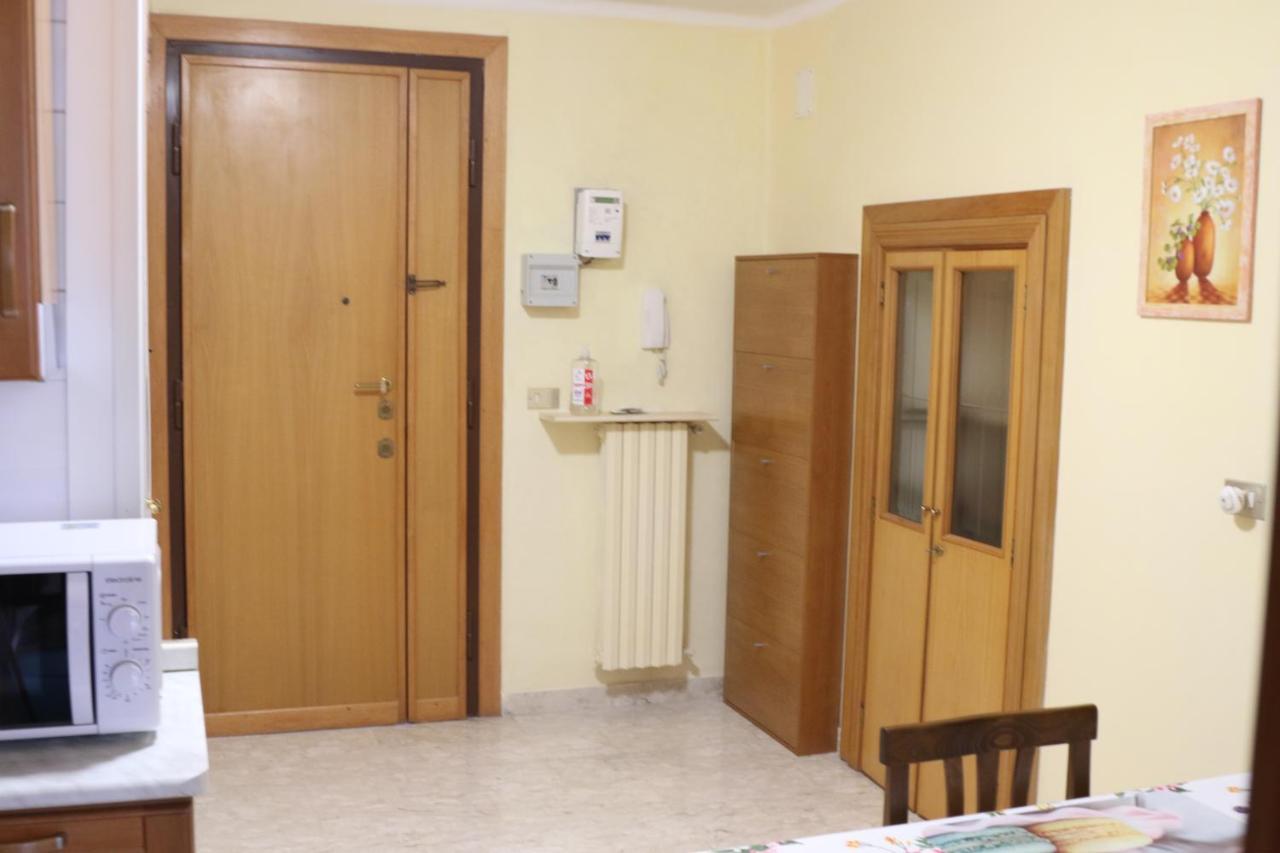 Holiday House Nel Cuore Di Bari Exterior foto